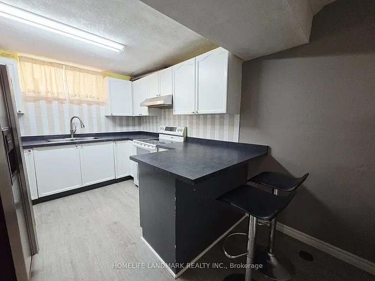 2 Ollerton Rd #BASEMENT — Photo 9