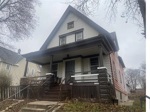 1434 N 37th St #1, Milwaukee, WI 53208