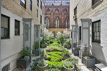 Sold by Prime Manhattan