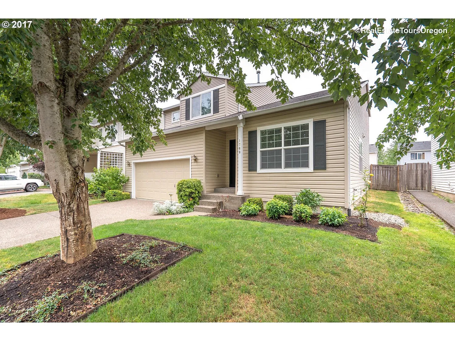 1768 SW Harvey Way photo 1