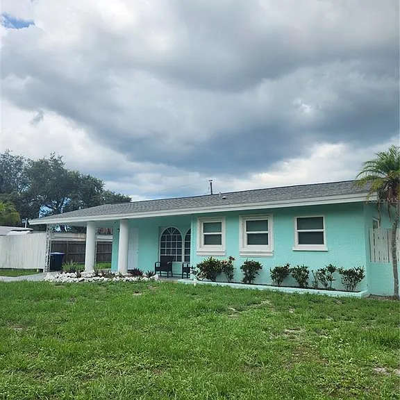 2023 Gold Ave — Photo 2