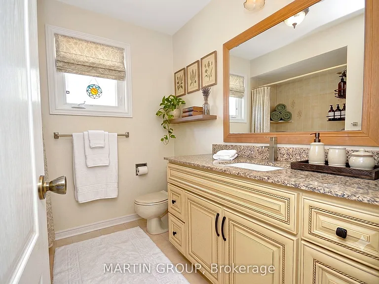 2083 Pen St — Photo 11