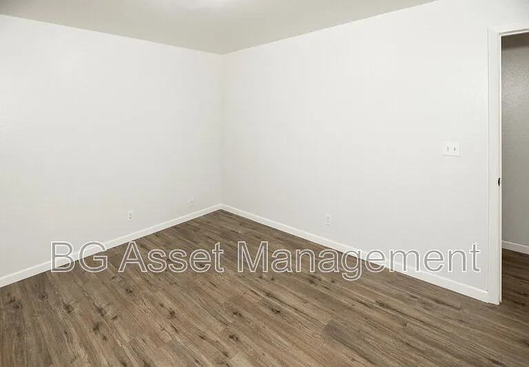 1233 S 56th St #3 — Photo 10