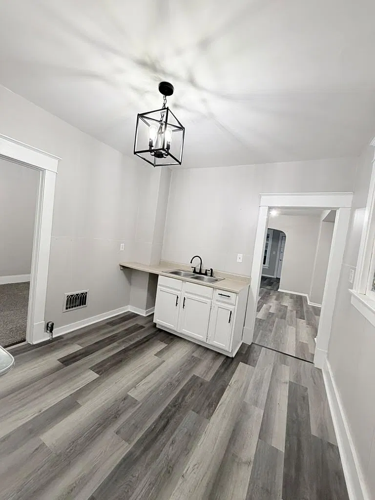 4 bed, 1096 sqft, $1,299 — Photo 4