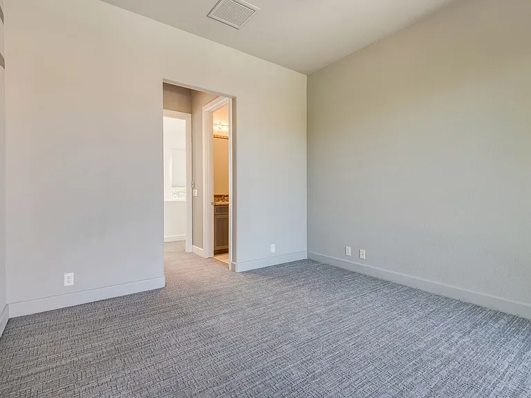 628 Edgebrook Dr — Photo 43