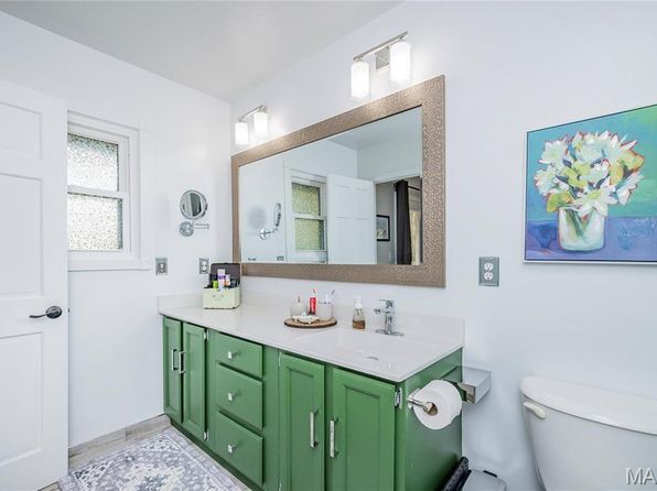 374 Oak Ln, Wentzville, MO 63385