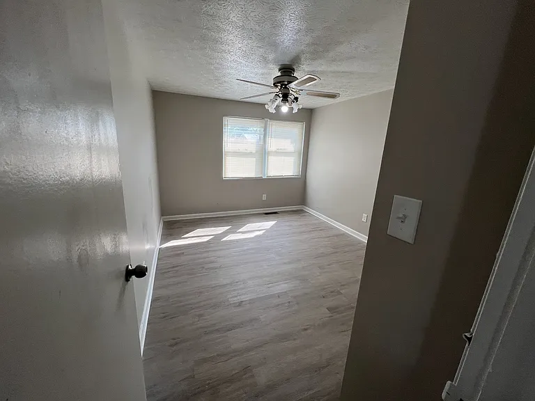 9412 Mount Auburn Ave #1-12 — Photo 11