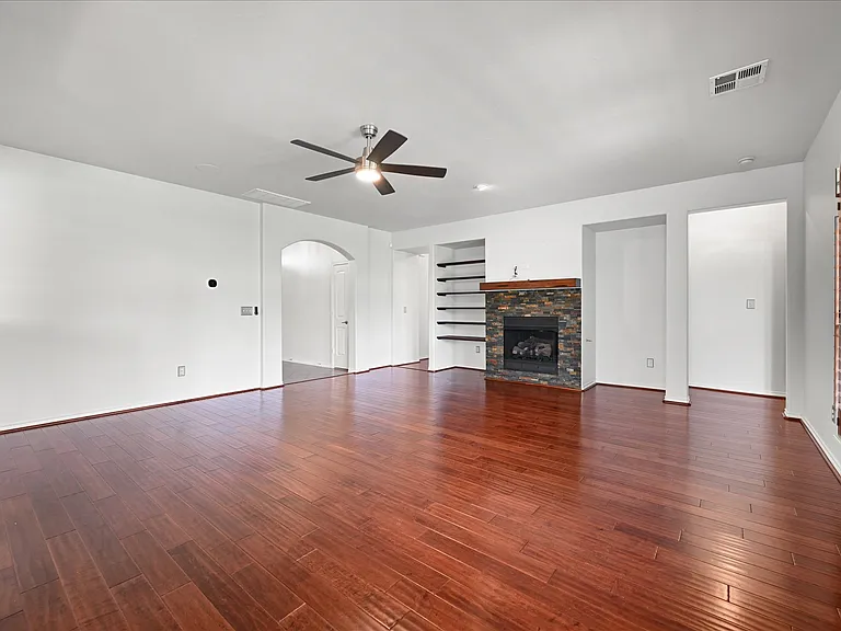 8725 Pikes Peak Rd — Photo 9