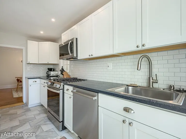 3414 Reservoir Rd NW — Photo 8
