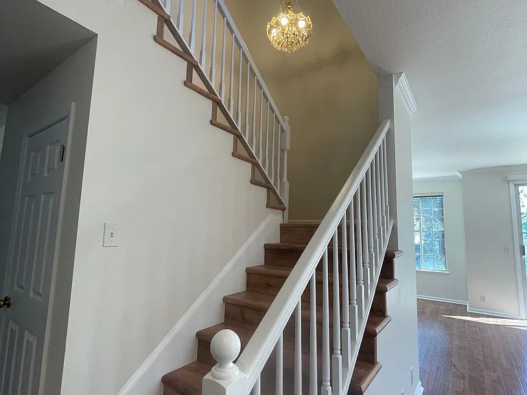 545 Glasgow Cir — Photo 9