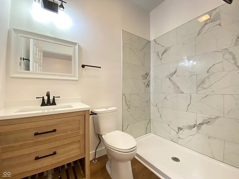 1518 Lawton Ave — Photo 5