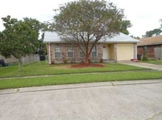 2737 Highland Dr N, Gretna, LA 70056