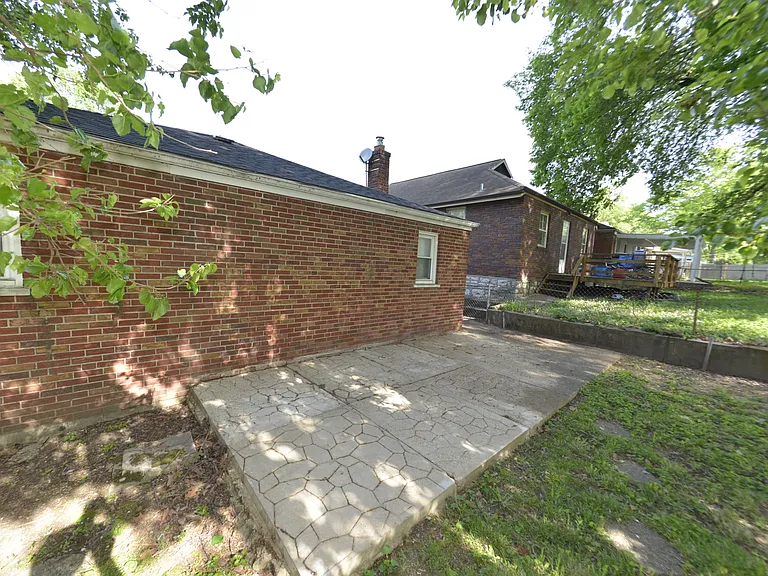 1275 N Florissant Rd — Photo 16