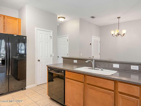 4th image of 2770 Revolution St Unit 106