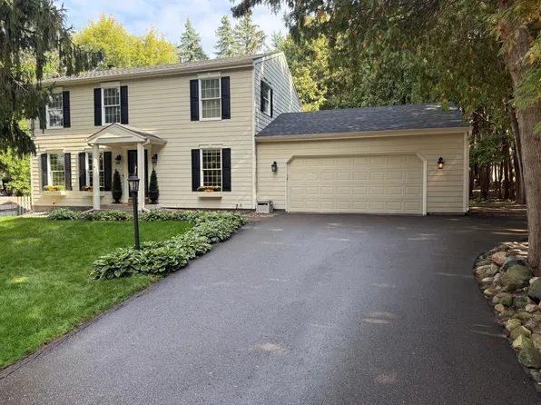 7829 Somerset Cir, Woodbury, MN 55125