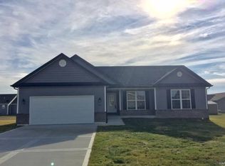 886 W 2nd St, Aviston, IL 62216