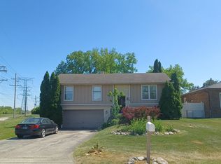 15733 W Marie Ave, Prairie View, IL 60069