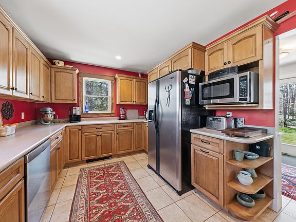 3rd image of 21 Nobleboro Woods Road