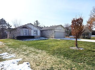 492 Buttercup Dr, Rochester Hills, MI 48307