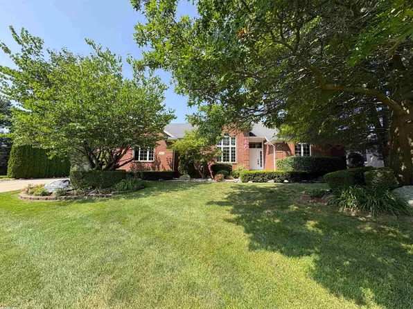56411 Dickens Dr, Shelby Township, MI 48316