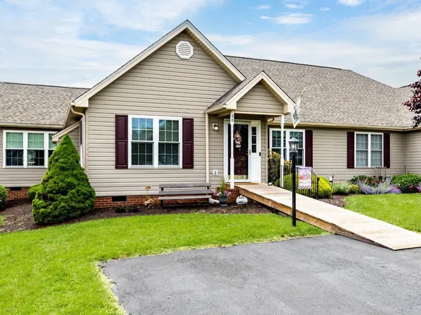 88 Ashleigh Dr, Waynesboro, VA 22980