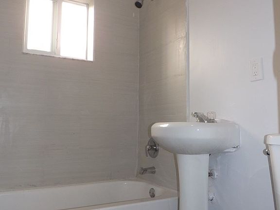 5th image of 1835 NW 2nd Ct APT 6