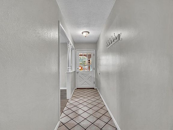 5th image of 332 Forest Dr