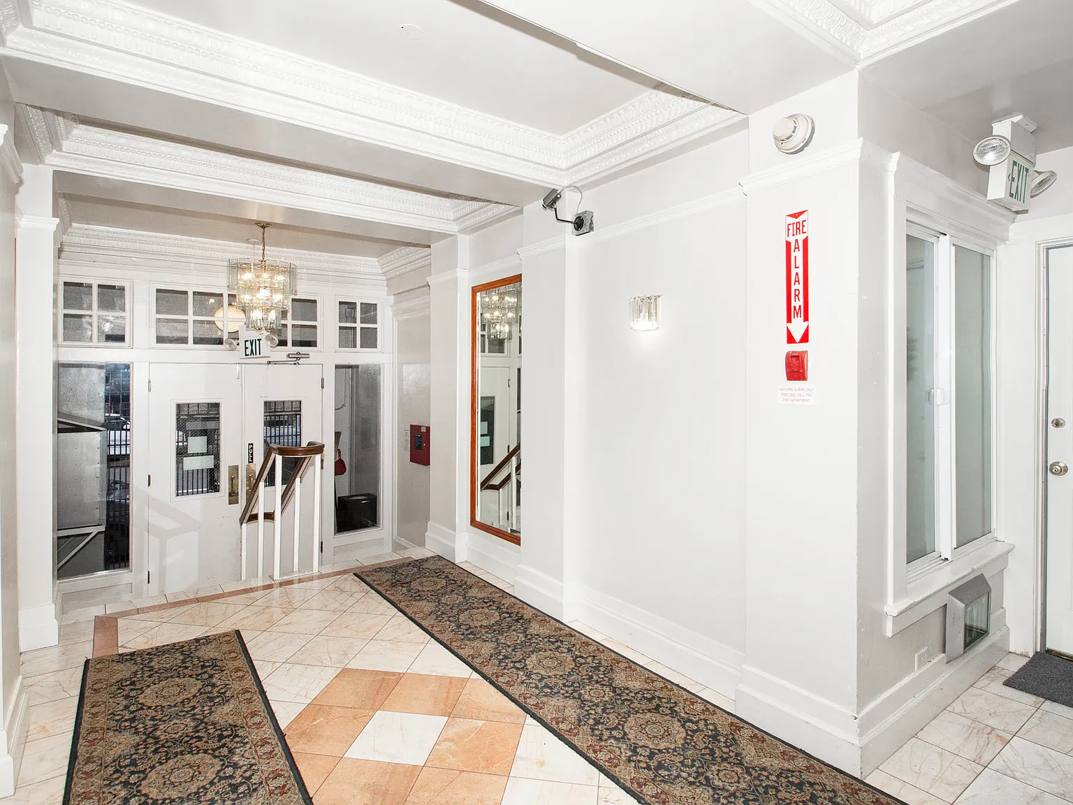 1025 Post — Photo 4