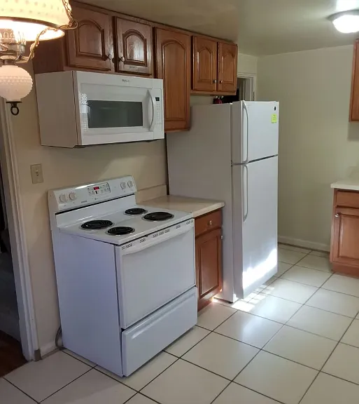 220 W Withrow St — Photo 5