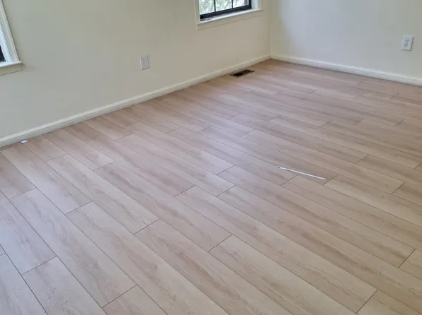 5207 Stonehedge Rd, Edison, NJ 08820