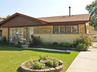 15221 Ridgeway Ave, Midlothian, IL 60445