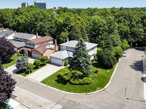 3rd image of 138 Strawberry Dr