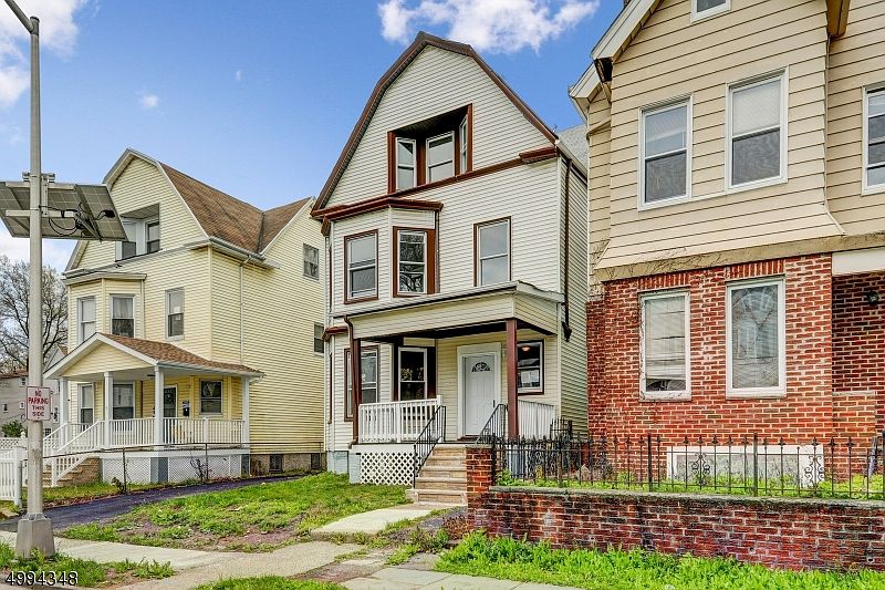1st image of 51 William St