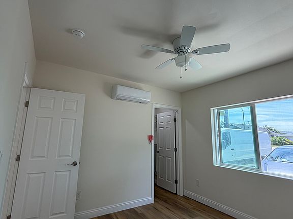 4th image of 1515 E Rowland Ave