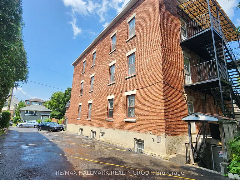 125 Glenora St #3 — Photo 6