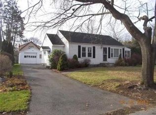 87 Barrington Rd, Longmeadow, MA 01106