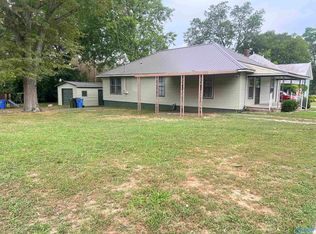 201 Sloss St NE, Hartselle, AL 35640