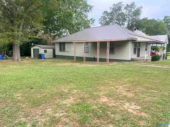 201 Sloss St NE, Hartselle, AL 35640