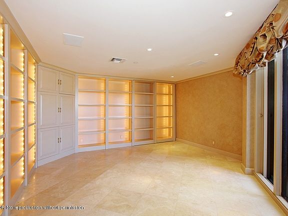 3rd image of 529 S Flagler Dr APT 7