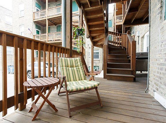 4th image of 4452 N Whipple St #1