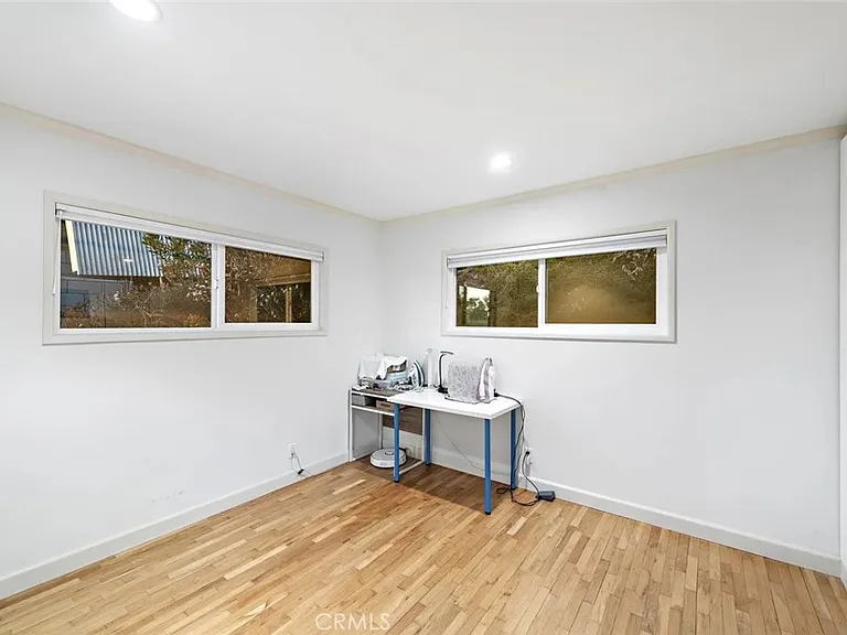 22271 3rd Ave — Photo 20