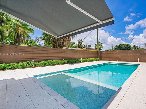 4th image of 1440 SW 20th St