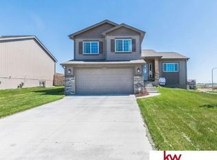 8015 S 188th St, Omaha, NE 68136