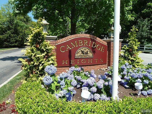 1st image of 396 Cambridge Dr #396