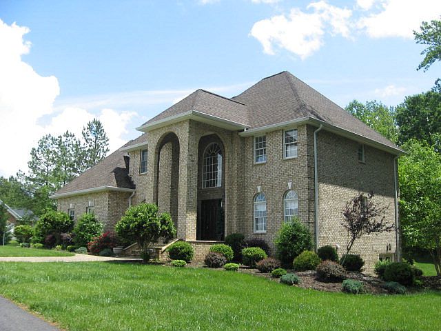 1st image of 68 Sycamore Cir