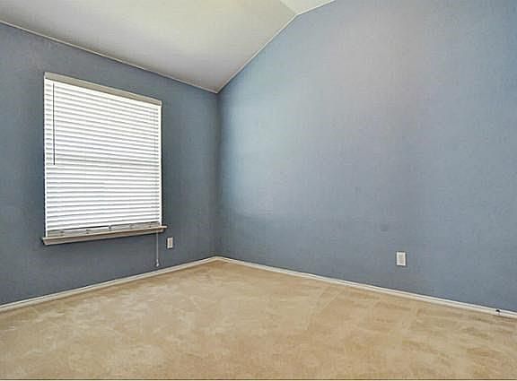 4th image of 12908 Honey Locust Cir