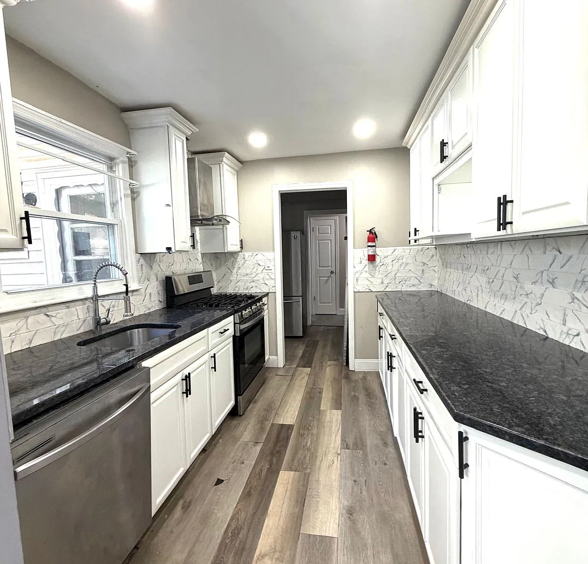5 bed, 1400 sqft, $3,850 — Photo 1