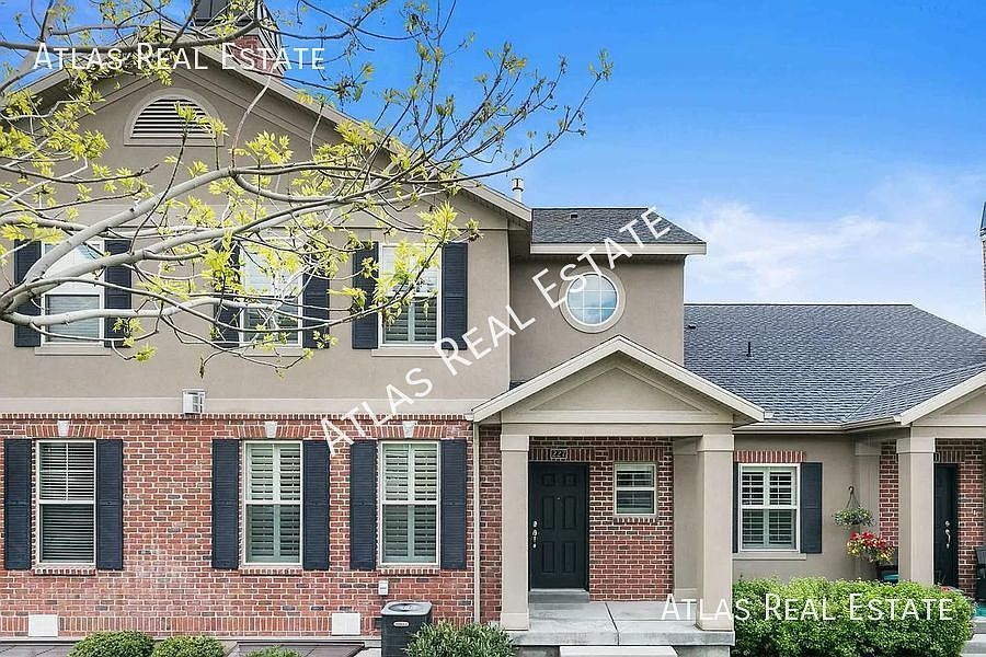 1st image of 227 E Crosscourt Way