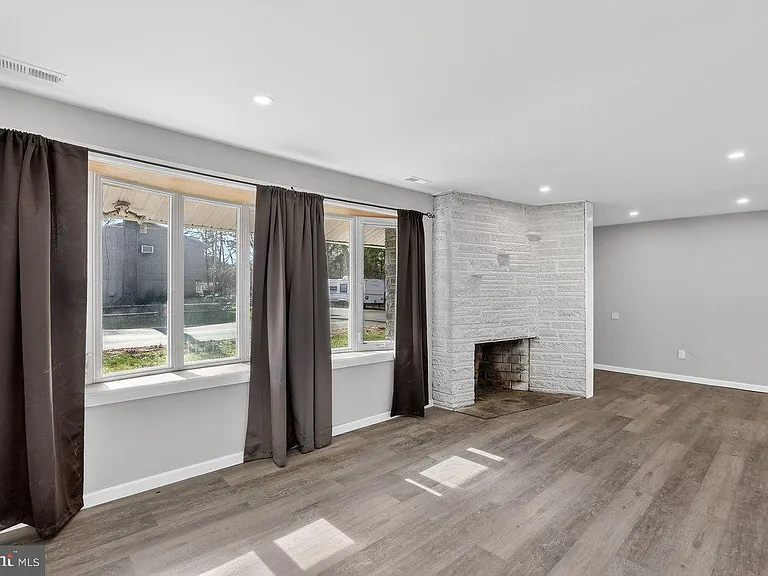 1102 Evergreen Blvd — Photo 5