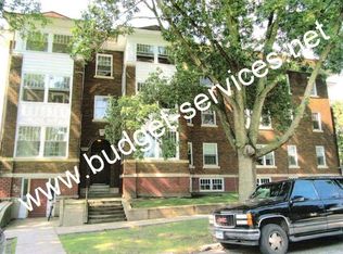 807 W 4th St #2C, Waterloo, IA 50702